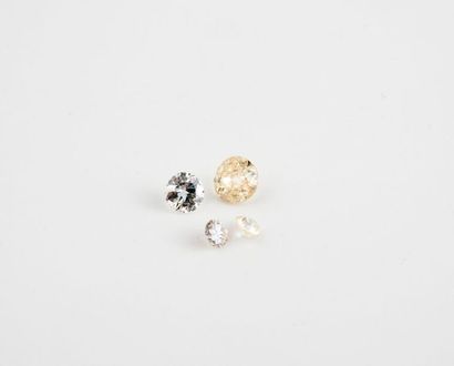 Lot de 4 diamants de taille brillant ancienne...