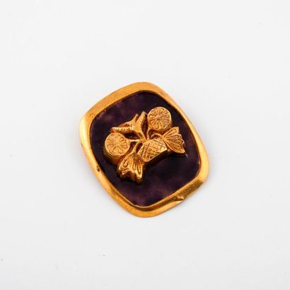 LINE VAUTRIN (1913-1997)


Broche rectangulaire...