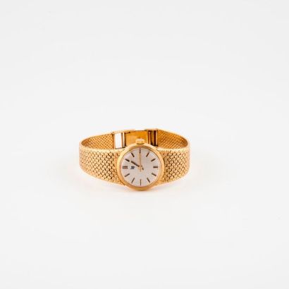 LIP


Montre bracelet de dame en or jaune...