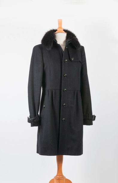 BURBERRY


Manteau long en laine et cachemire...