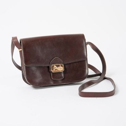 CELINE


Petit sac en cuir lisse marron....