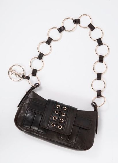 Yves Saint LAURENT


Sac à main en cuir lisse...