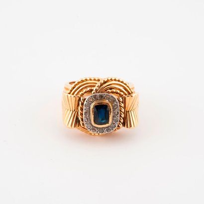 Important ring in yellow gold (750) and platinum...