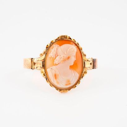 Hollow rose gold (750) bracelet with leaf...