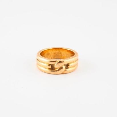 HERMES


Yellow gold link ring (750). 

Signed.

Weight...