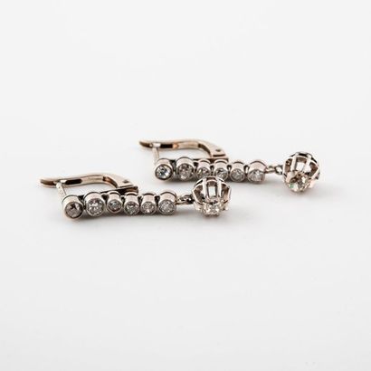 Pair of sleepers in platinum (850) and white...