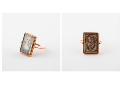 Miniature ring in yellow gold (750) holding...