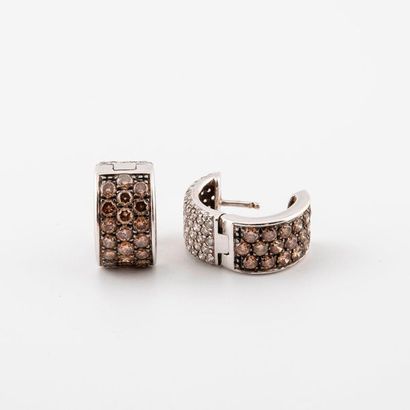 Pair of creoles, opening, in rhodium-plated...
