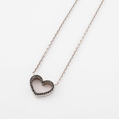 White gold necklace (750) with a forced mesh...