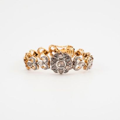 Articulated bracelet in yellow gold (750)...