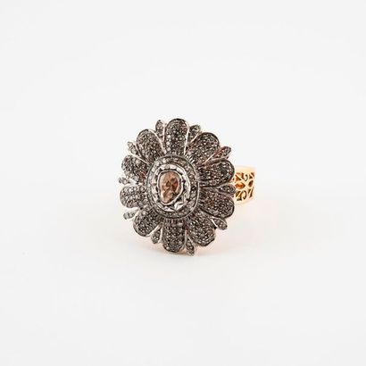 Yellow gold (585) and silver (min. 800) ring...