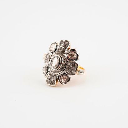 Yellow gold (585) and silver (min. 800) ring...