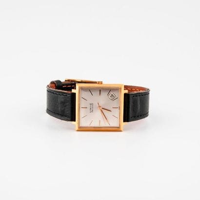 UNIC


Man's wristwatch. 

Square case in...