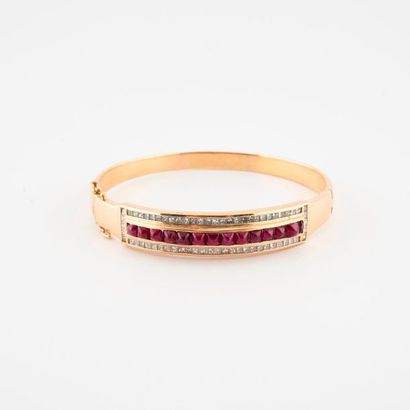 Yellow gold (750) openwork bangle bracelet...