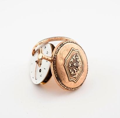 Three-tone gold gusset watch (750).

Back...