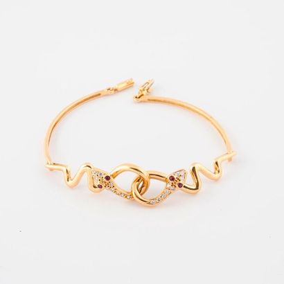 Semi-rigid bracelet in yellow gold (750)...