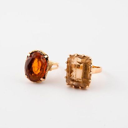 Two rings in yellow gold (750), one adorned...