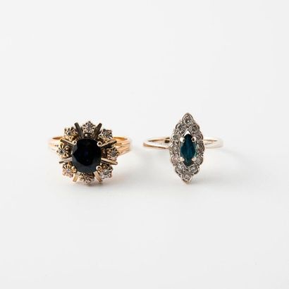 Set of two white gold rings (750) centered...
