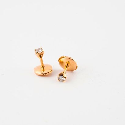 Pair of yellow gold (750) studs set with...