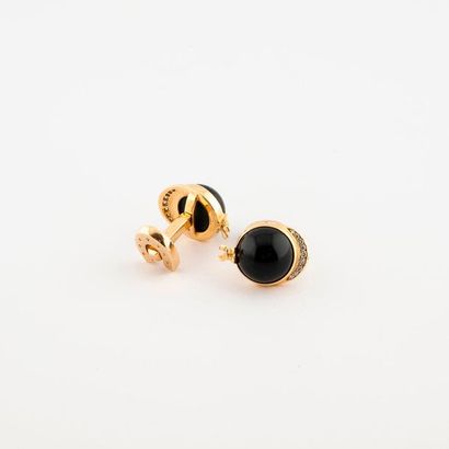 PIAGET


Pair of yellow gold (750) bomb motif...
