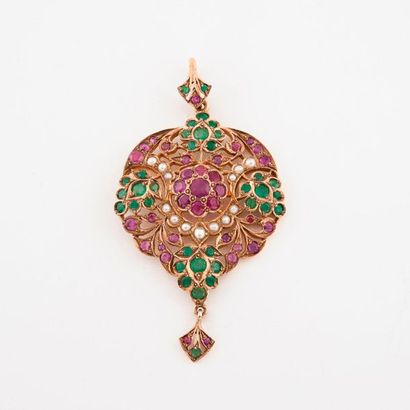 Important pendentif figurant une feuille...