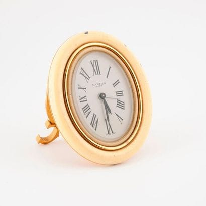 CARTIER


Oval shaped alarm clock in brass...