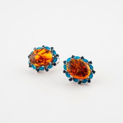 Pair of silver ear clips (min. 800) decorated...