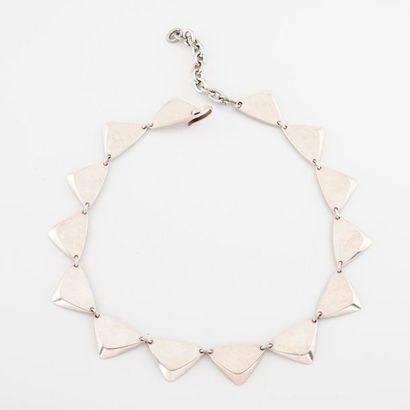HANS HANSEN


Articulated silver necklace...