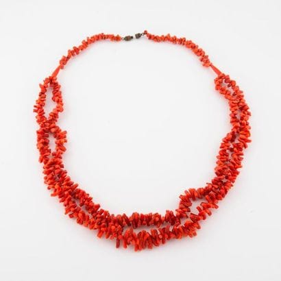 Necklace composed of two rows of branches...