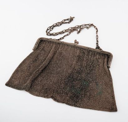 Evening bag in silver mesh (min. 800), clasp...
