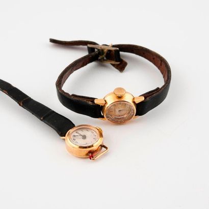 MOVADO


Lady's wristwatch. 

Round case...