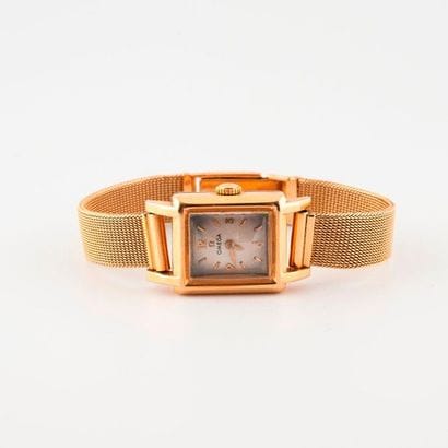 OMEGA


Lady's bracelet watch in yellow gold...