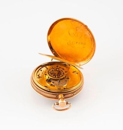 Gusset watch in yellow gold (750).

Engine-turned...