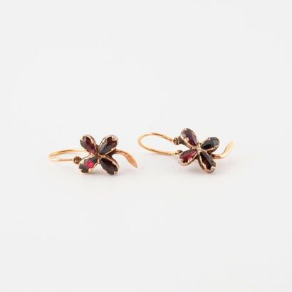 Pair of yellow gold (750) flower-patterned...