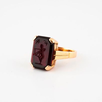 Yellow gold (750) signet ring set with a...