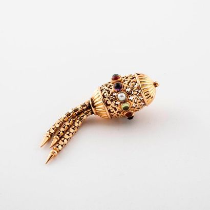 Charm in openworked yellow gold (750) adorned...