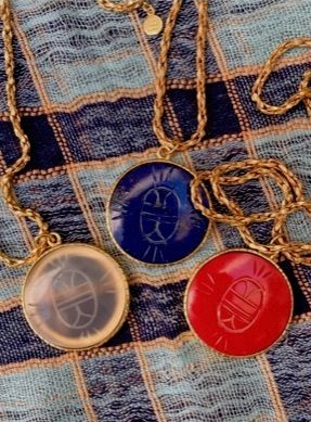 Caroline de Benoist
Bijou. Beetle necklace...