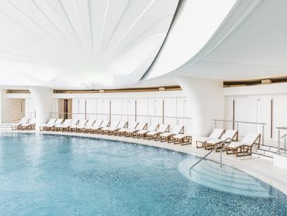 SOCIETE DES BAINS DE MER DE MONTE-CARLO
One...