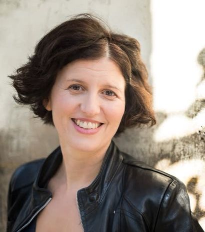 VALERIE ROUMANOFF
2 hypnosis sessions with...