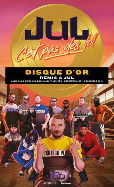 JUL
Disque d'or remis à l'artiste Jul pour...
