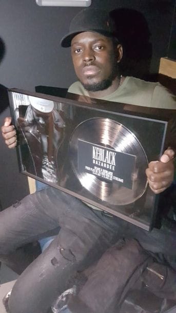 KEBLACK 
Single de diamant remis à l'artiste...