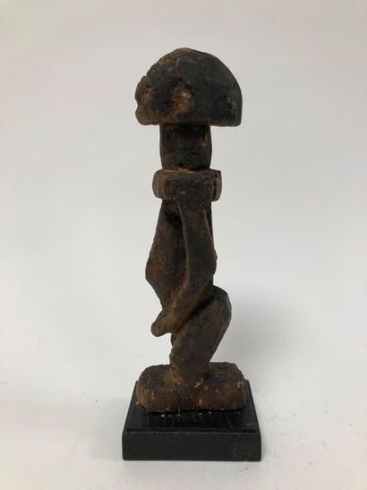 MALI, Dogon

Standing statue.

Made of wood,...