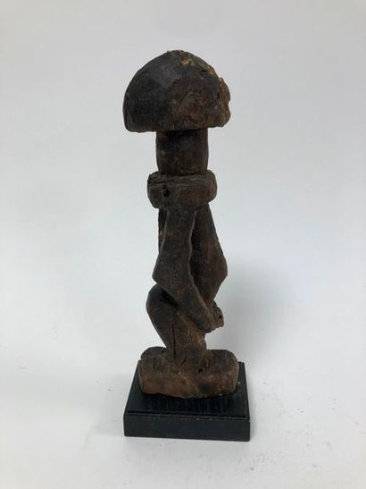 MALI, Dogon

Standing statue.

Made of wood,...