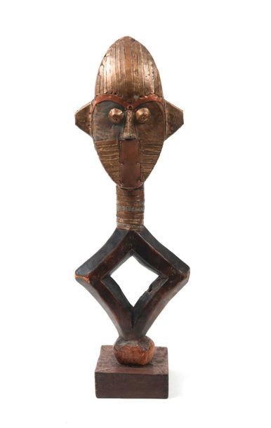 GABON, Kota

Carved wooden reliquary figure,...