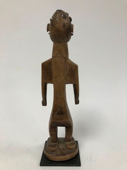 MALI, Bambara

Female statue. 

Wooden statue...