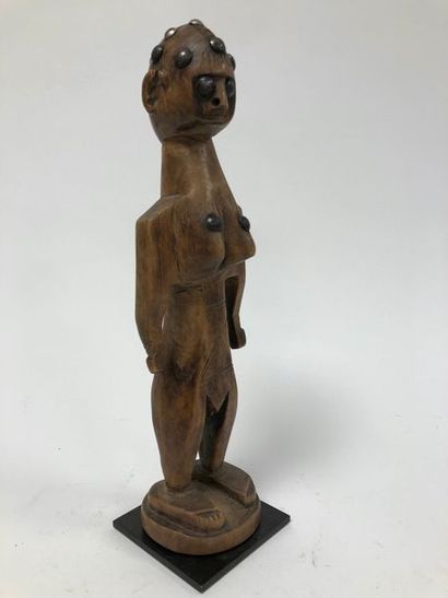 MALI, Bambara

Female statue. 

Wooden statue...