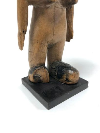 GHANA, Ewé

Female statue.

Out of carved...