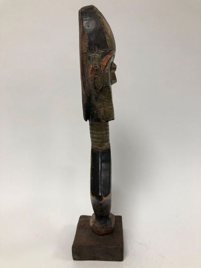 GABON, Kota

Carved wooden reliquary figure,...