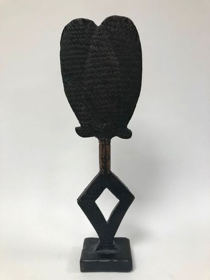 GABON, Kota 

Figure of a reliquary.

In...