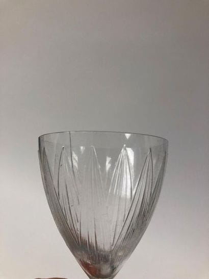 RENÉ LALIQUE, FRANCE


Decanter and stemmed...